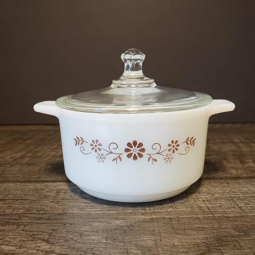 Dynaware Vintage Pyr-o-rex Small Milk Glass Baking Dish with Lid. Brown Floral